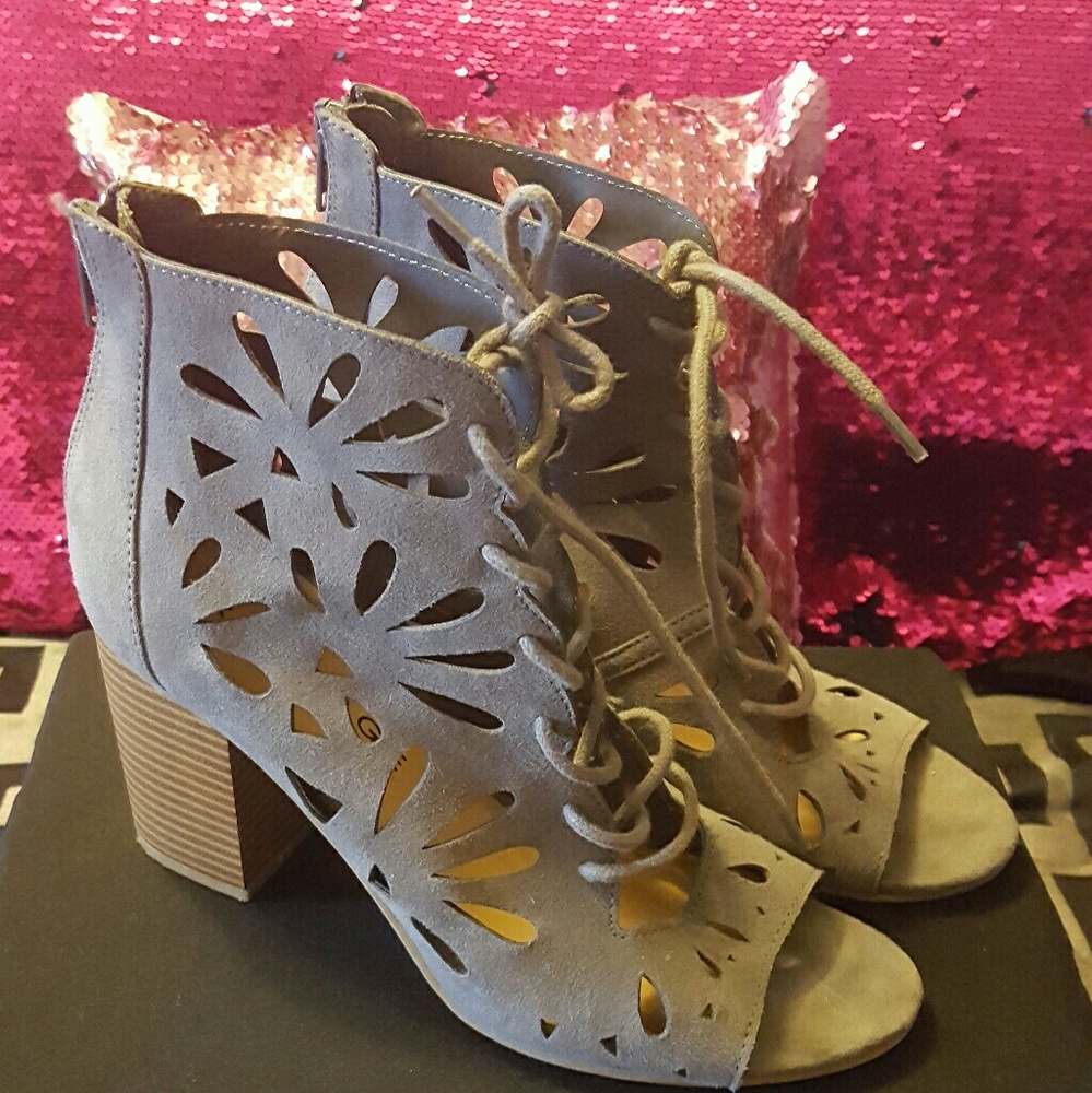 Rampage lace up booties 😍💗💗